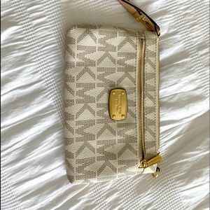 Michael Kors wristlet